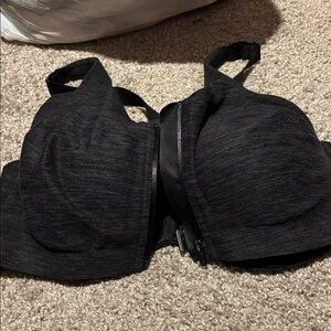 Black Front-Zip Sports Bra